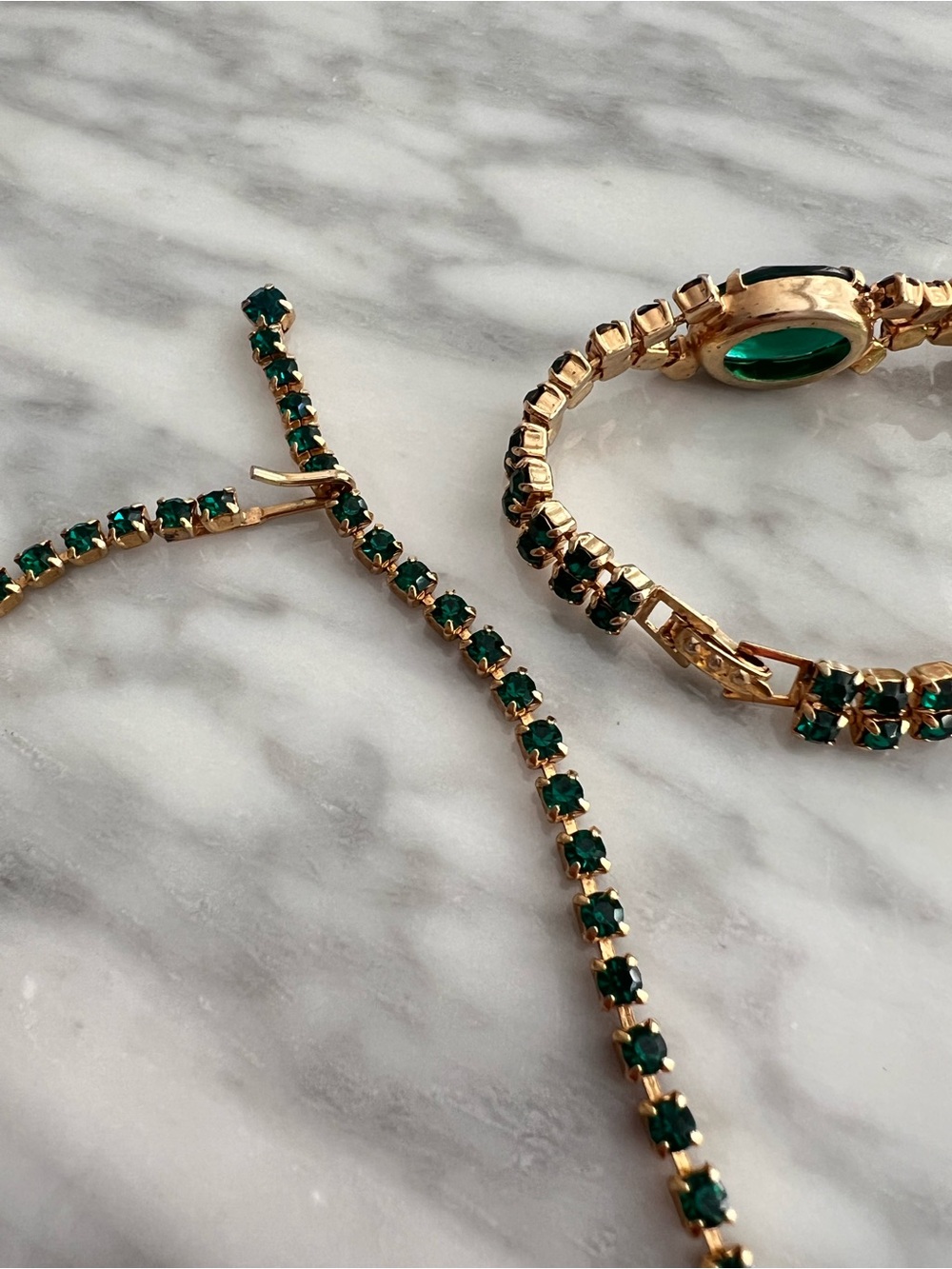 Vintage Emerald Green Glass Necklace and Bracelet Set - Picture 3 of 3